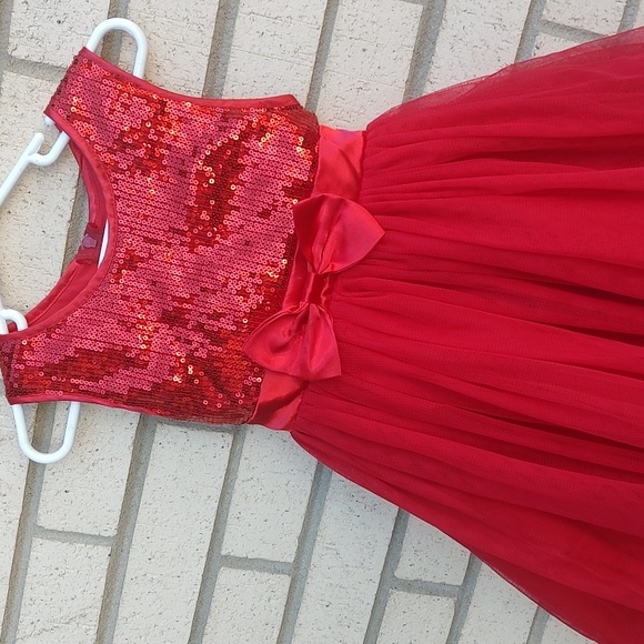 Red dress/Popatu - Picture 6 of 12